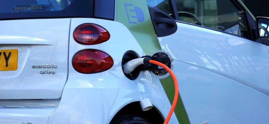 Κ.Αχ. Καραμανλής: «Ηλεκτρικό 1 στα 3 αυτοκίνητα έως το 2030»