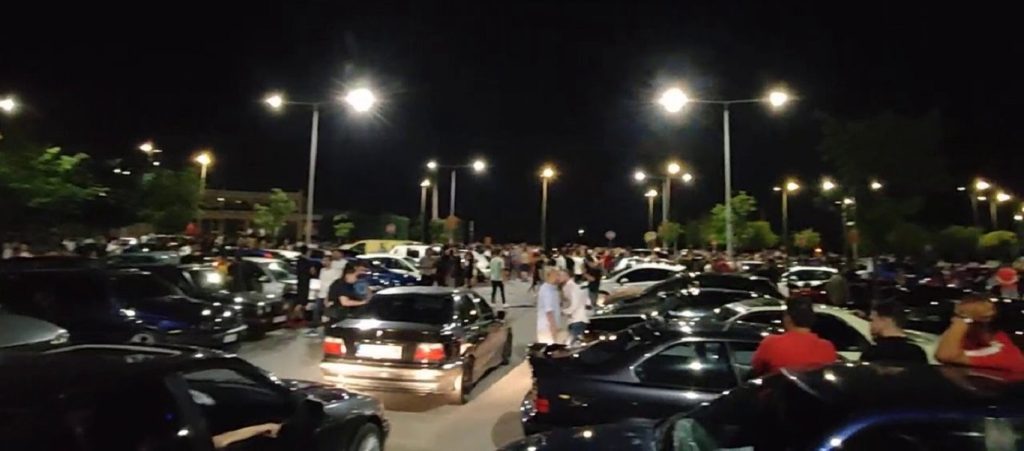 Τέρμα τα γκάζια: Έκαναν «κόντρες» με «πειραγμένα» αυτοκίνητα στη Λάρισα (βίντεο)