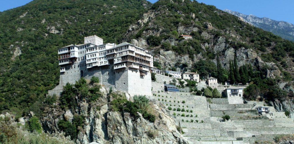 Άγιο Όρος: Απαγορεύονται μέχρι τις 15 Απριλίου οι επισκέψεις – 20 κρούσματα κορωνοϊού σε μοναχούς Ιερών Μονών