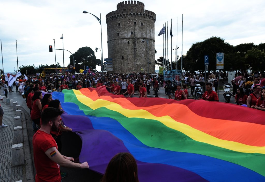 Thessaloniki Pride: Ανήλικος τους πήρε με τα… μπουκάλια – Προσήχθη από την Αστυνομία