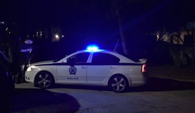 Πέντε συλλήψεις & οκτώ προσαγωγές σε νυχτερινά κέντρα της Αθήνας – Με μαχαίρια & γκλομπ «πιάστηκαν» οι πορτιέρηδες