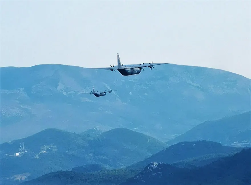 ΓΕΕΘΑ: Συνεκπαίδευση Ελλάδας-ΗΠΑ με τη συμμετοχή F-16 και C130 της Πολεμικής Αεροπορίας (φώτο)