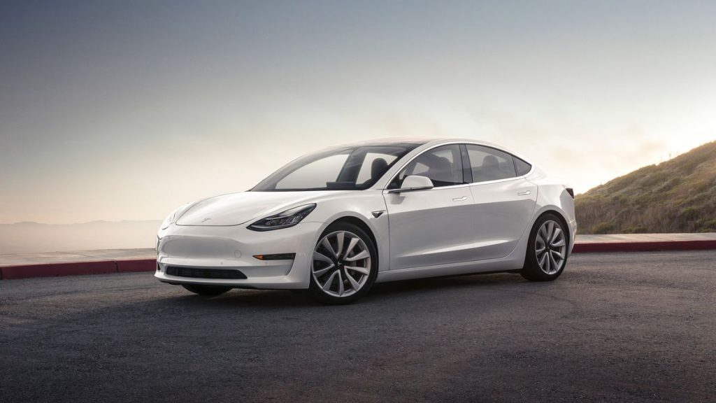 Η Tesla βγάζει οκταπλάσια χρήματα ανά αυτοκίνητο σε σχέση με την Τoyota