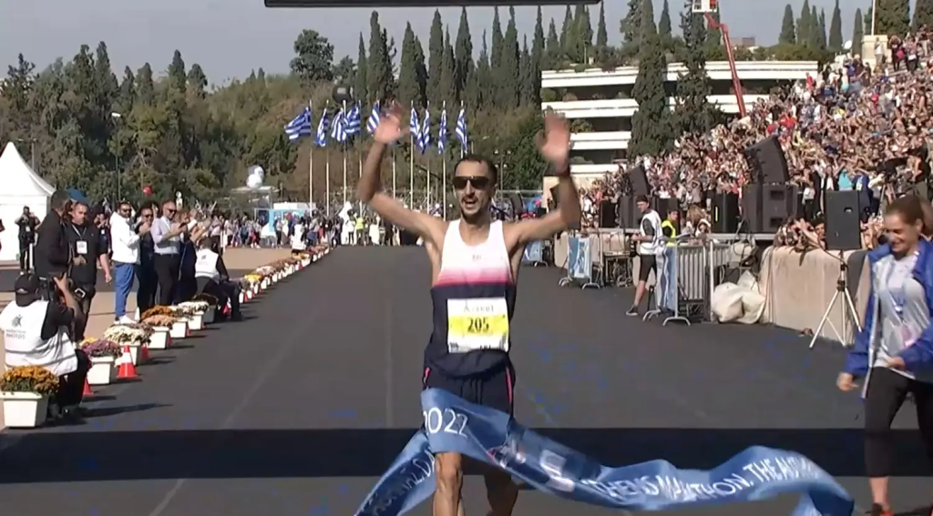 39ος Μαραθώνιος Αθήνας: Ο Χαράλαμπος Πιτσώλης τερμάτισε πρώτος στο Καλλιμάρμαρο – «Δεν μπορώ να το πιστέψω»
