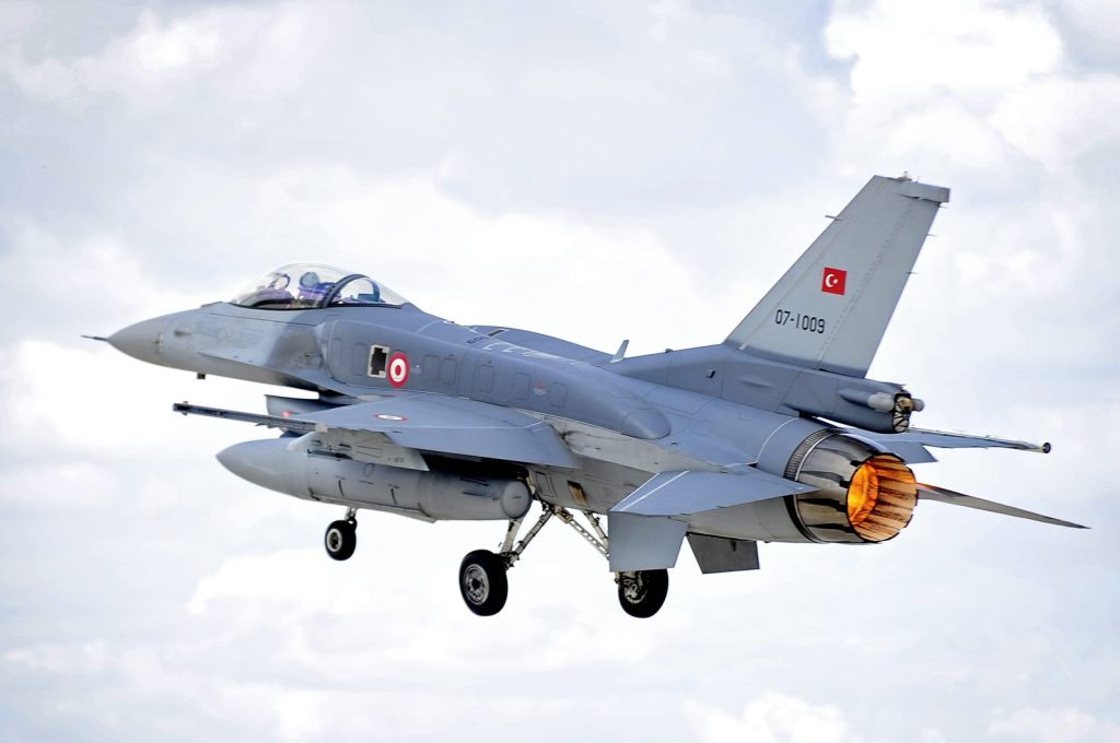 Τουρκικά F-16 πέταξαν πάνω από Μεγίστη και Ρω