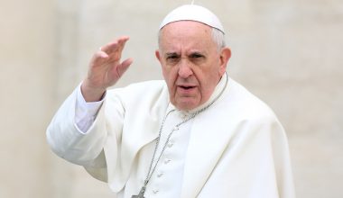 Βατικανό: Ηχογράφησαν κρυφά τον Πάπα Φραγκίσκο – Δικάζεται καρδινάλιος