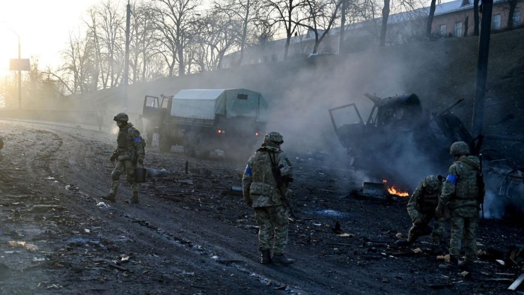 Μέσα στην ομίχλη ρωσικό Μηχανοκίνητο Σύνταγμα αναχαιτίζει ουκρανική επίθεση και σώζει το Λουγκάνσκ (βίντεο)
