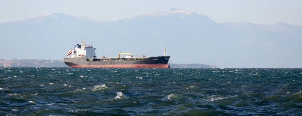 Τουρκία: Συνωστισμός 19 πετρελαιοφόρων δεξαμενόπλοιων στα Στενά μετά την επιβολή πλαφόν στο ρωσικό πετρέλαιο