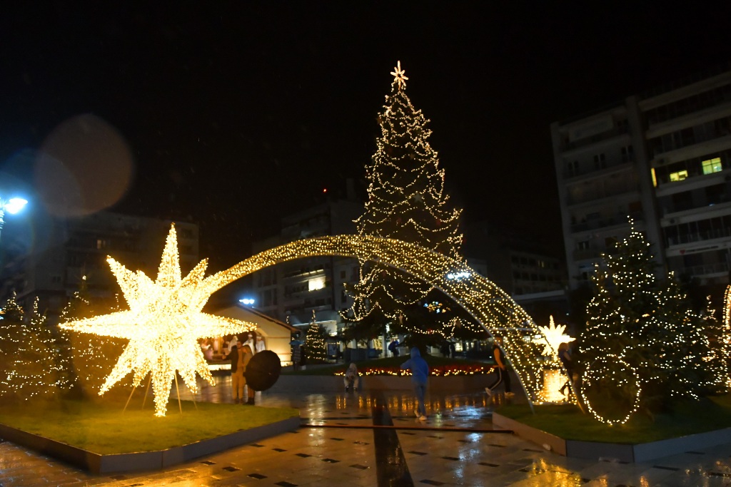 Πάτρα: Την Τρίτη στις 18:30 το άναμμα του χριστουγεννιάτικου δέντρου στην πλατεία Γεωργίου