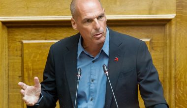 Γ.Βαρουφάκης: «Ο προϋπολογισμός κωδικοποιεί το ταξικό μίσος της Μητσοτάκης ΑΕ»