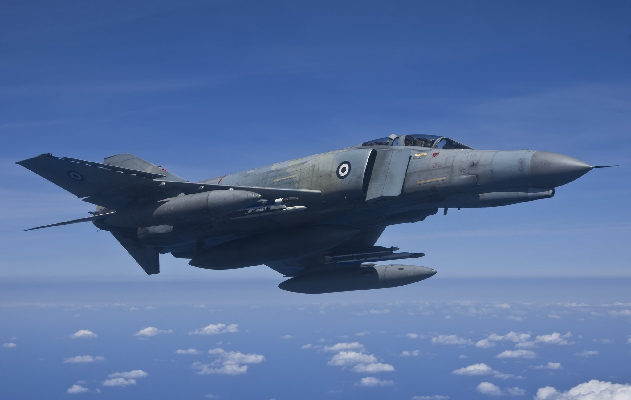 Πτώση μαχητικού της ΠΑ: Οι πιλότοι του Phantom F-4 δεν πρόλαβαν να εκτιναχθούν – Βρέθηκαν τα συντρίμμια