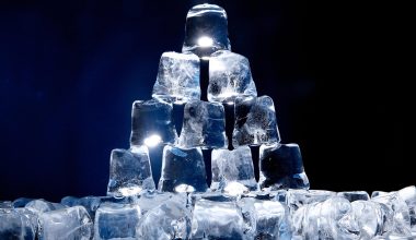 Επιστήμονες ανακάλυψαν ένα τελείως νέο είδος άμορφου πάγου με πυκνότητα σχεδόν όση και του νερού
