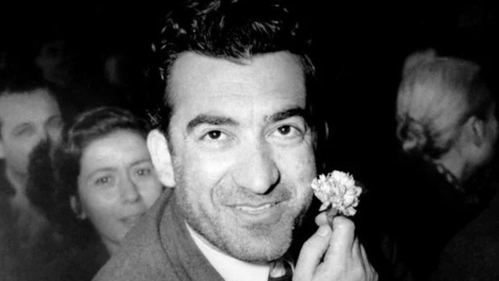Σαν σήμερα το 1952 εκτελέστηκε ο Νίκος Μπελογιάννης – Έμεινε στην ιστορία ως «ο άνθρωπος με το γαρύφαλλο»(βίντεο)