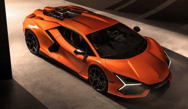 Υβριδική και με 1.000 ίππους η νέα Lamborghini Revuelto