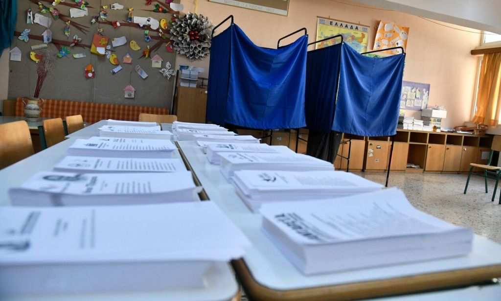 Δημοσκόπηση Pulse: Πώς θα καθορίσουν το αποτέλεσμα των εκλογών οι αναποφάσιστοι – Όλα τα σενάρια
