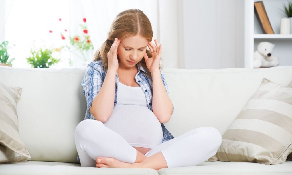 Γιατί συμβαίνουν οι πονοκέφαλοι στην αρχή της εγκυμοσύνης;