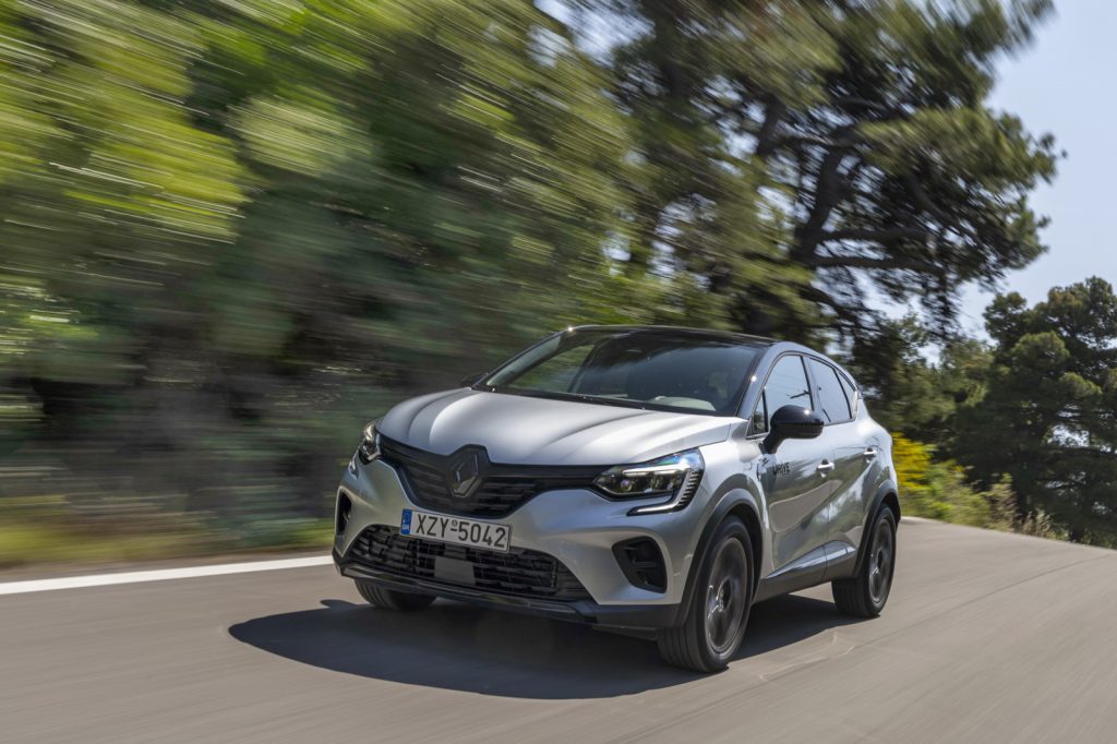 Δοκιμάζουμε το «φουλ» υβριδικό Renault Captur E-Tech