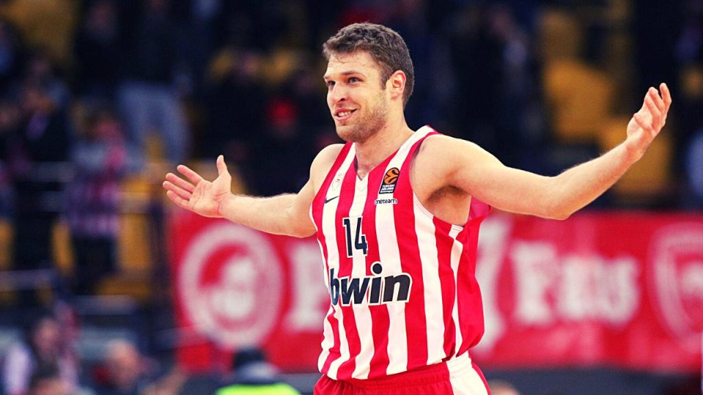 Σάσα Βεζένκοφ: MVP της σεζόν στην Greek Basketball League