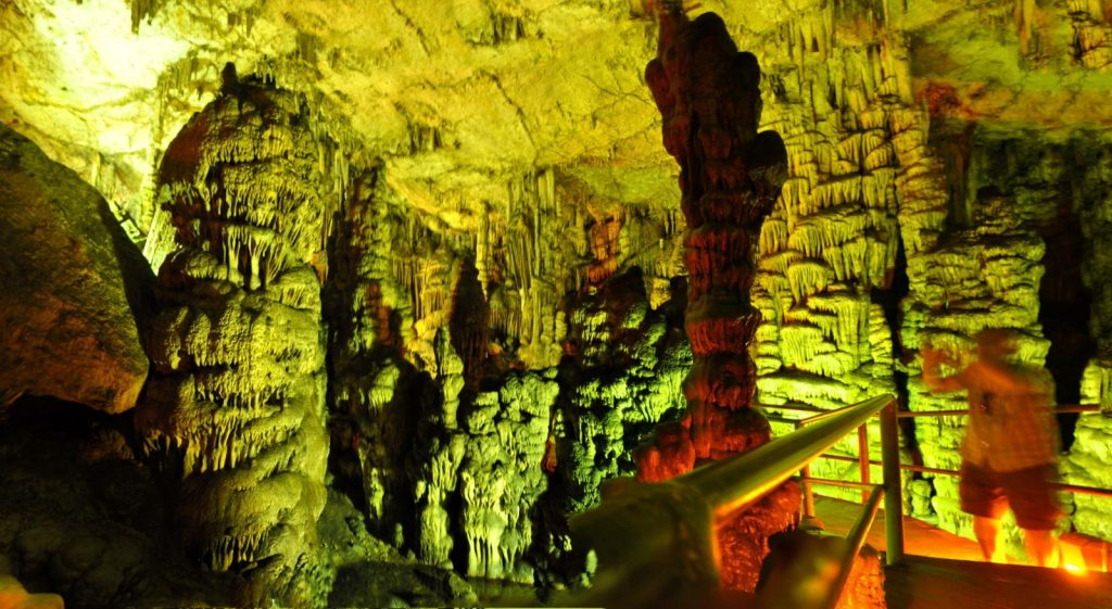 Δικταίον Άντρον: To πανέμορφο σπήλαιο όπου «γεννήθηκε» ο Δίας (βίντεο)