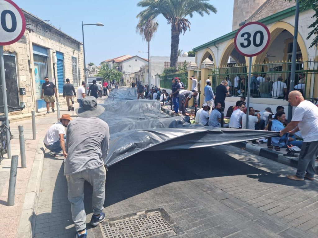 Κύπρος: Έριξαν μολότοφ σε τζαμί στη Λεμεσό – Προκλήθηκαν ελαφρές ζημιές