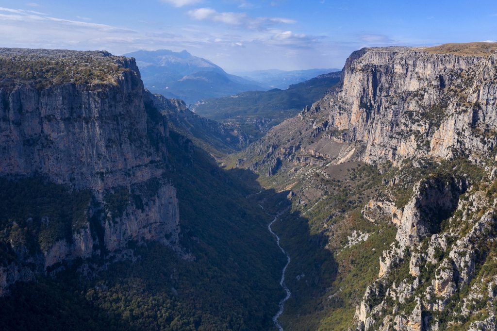 Πέντε φαράγγια της Ελλάδας που αξίζει να περπατήσετε (φωτο)