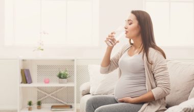 Δείτε πόσο νερό πρέπει να πίνετε κατά τη διάρκεια της εγκυμοσύνης