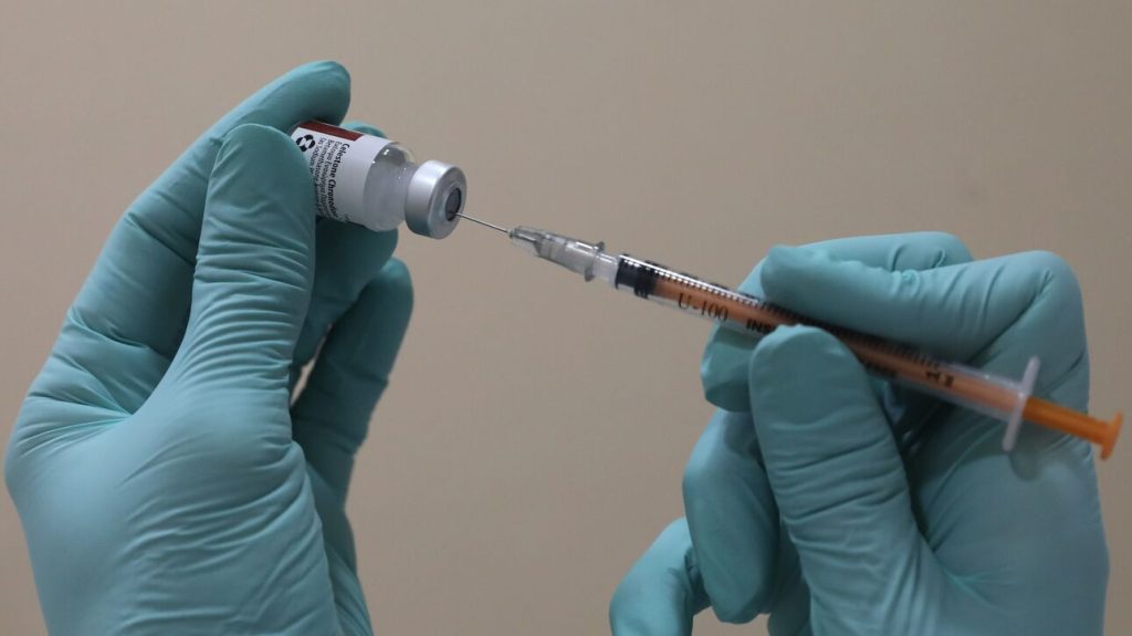 Θ.Βασιλακόπουλος: «Έρχεται καινούργιο ενισχυμένο αντιγριπικό εμβόλιο για τους άνω των 65 ετών»