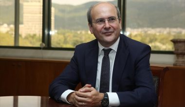 Κ.Χατζηδάκης: «Προχωράμε σε πέντε παρεμβάσεις ενίσχυσης για την αντιμετώπιση της ακρίβειας»