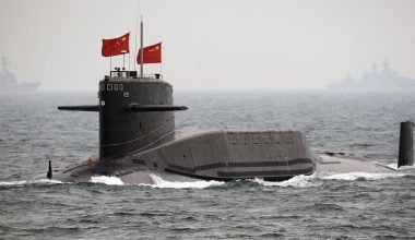 Θρίλερ με κινεζικό υποβρύχιο: Φέρεται να εγκλωβίστηκε σε παγίδα που προοριζόταν για δυτικά σκάφη – 55 νεκροί