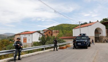 Η Ρουμανία στέλνει 100 στρατιωτικούς στο Κόσοβο για να ενισχύσουν το KFOR