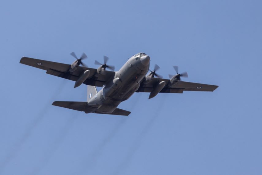 Έφτασε στην Αίγυπτο το C-130 με φορτίο ελληνικής ανθρωπιστικής βοήθειας για άμαχους της Γάζας
