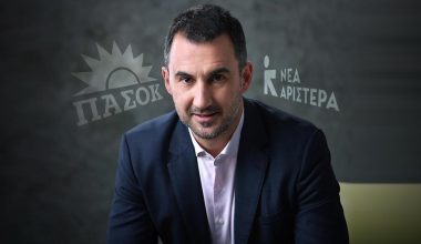 «Κλείνει το μάτι» προς το ΠΑΣΟΚ ο Α.Χαρίτσης με απάντηση προς Α.Τσίπρα: «Να συνεννοηθούμε οι προοδευτικές δυνάμεις»