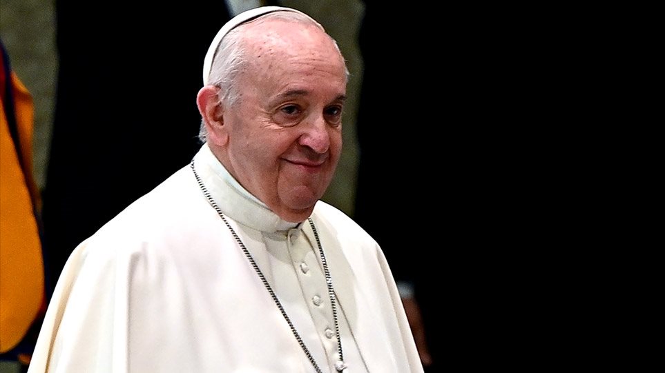 Το χριστουγεννιάτικο μήνυμά του πάπα Φραγκίσκου – «Ικετεύω να επιτευχθεί ειρήνη»