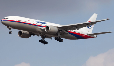 Μαλαισία: Δέκα χρόνια από τη μυστηριώδη εξαφάνιση της πτήσης MH370 – «Οι έρευνες πρέπει να συνεχιστούν»