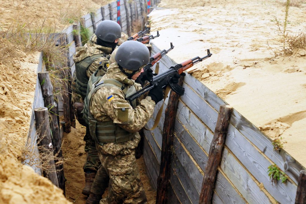 Αναμένοντας τη ρωσική έφοδο: Μεγάλη αμυντική γραμμή κατασκευάζουν οι Ουκρανοί δυτικά του Μπακχμούτ