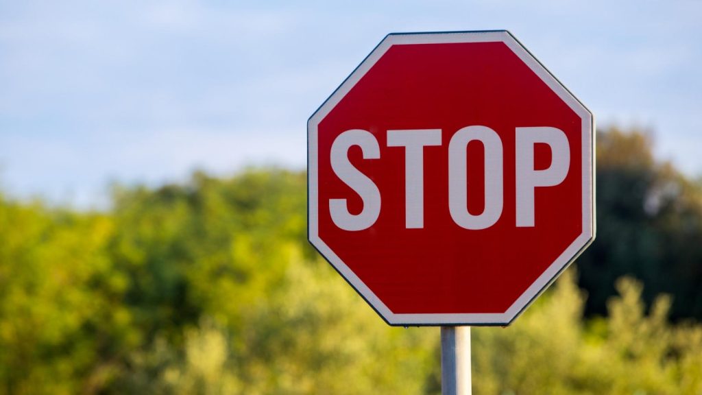 Εσύ το ήξερες; – Για ποιο λόγο η πινακίδα του STOP είναι οκτάγωνη;
