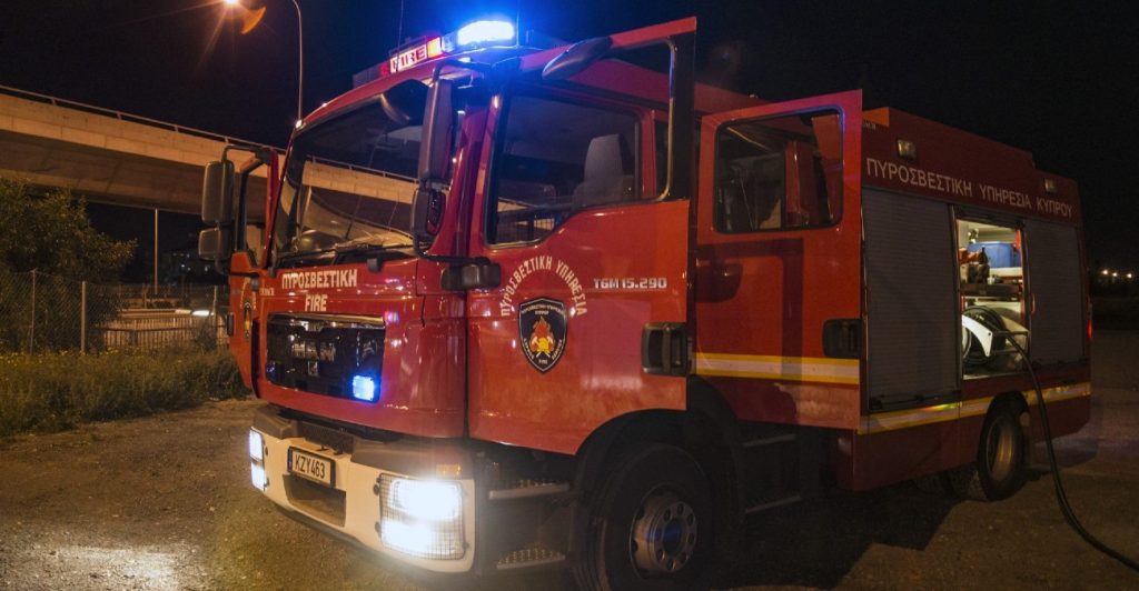 Φωτιά ξέσπασε σε χώρο εστίασης στην Αχαρνών