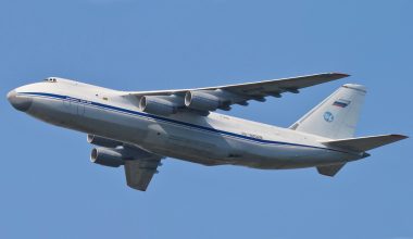 Αδειάζουν τις αποθήκες των Ενόπλων Δυνάμεων: Συνεχείς πτήσεις An-124 Ruslan στην 112 ΠΜ – Μεταφέρουν τα ελληνικά όπλα στην Ουκρανία