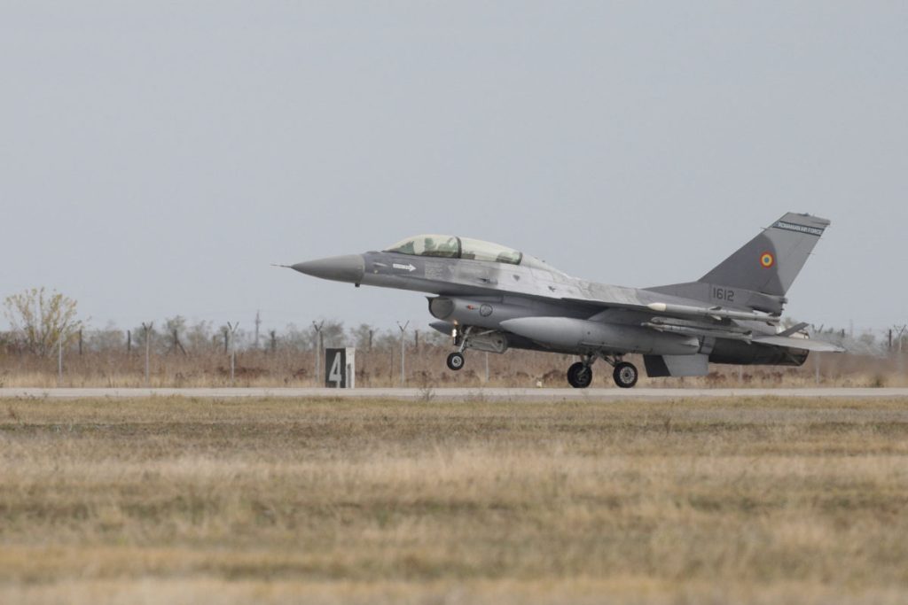 Η Ολλανδία στέλνει άλλα τρία F-16 για την εκπαίδευση Ουκρανών – Αμερικανοί αξιωματούχοι: «Δεν θα αλλάξουν την κατάσταση στο πεδίο»