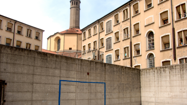Ιταλία: Χειροπέδες σε 13 φύλακες για επιθέσεις σε βάρος ανηλίκων σε φυλακή