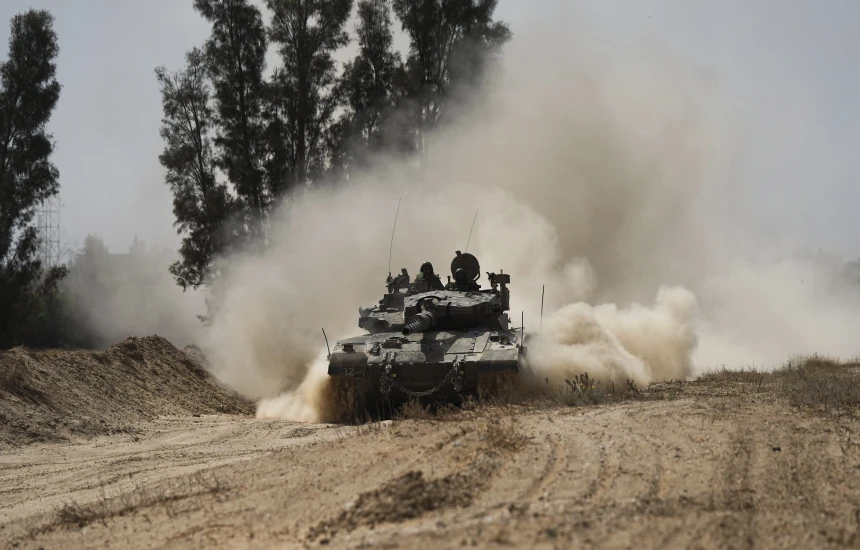 Ισραήλ: Συγκεντρώνει τεθωρακισμένα οχήματα κατά μήκος των συνόρων με τη νότια Λωρίδα της Γάζας (βίντεο)