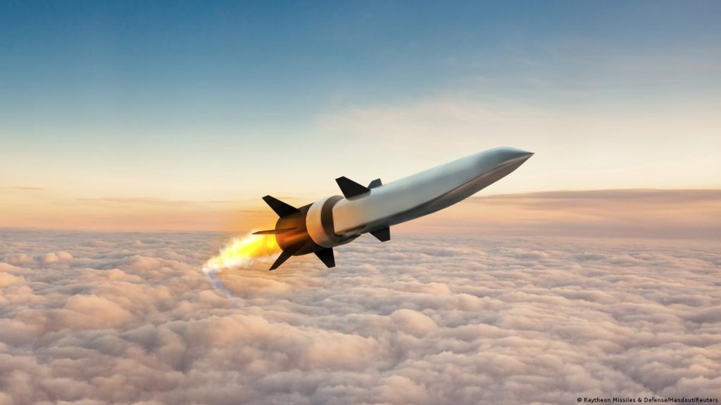 Βρετανία-AUKUS: Θα κατασκευάσει υπερ-υπερηχητικούς πυραύλους cruise για να «προλάβει» Ρωσία και Κίνα