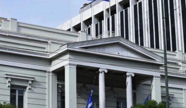 Με διαρροές το ΥΠΕΞ «εξηγεί» γιατί η Ελλάδα απείχε από την ψηφοφορία στον ΟΗΕ για την ανθρωπιστική βοήθεια στην Γάζα