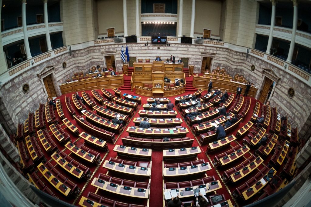 ΠΑΣΟΚ: Κατέθεσε στη Βουλή την πρόταση σύστασης Προανακριτικής Επιτροπής για τον Χ.Τριαντόπουλο