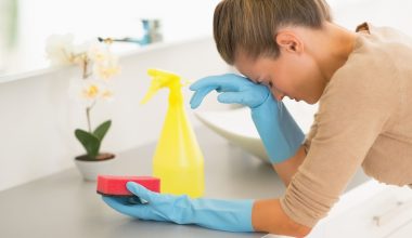 Δείτε για ποιους λόγους πρέπει να σταματήσετε να καθαρίζετε με χλωρίνη