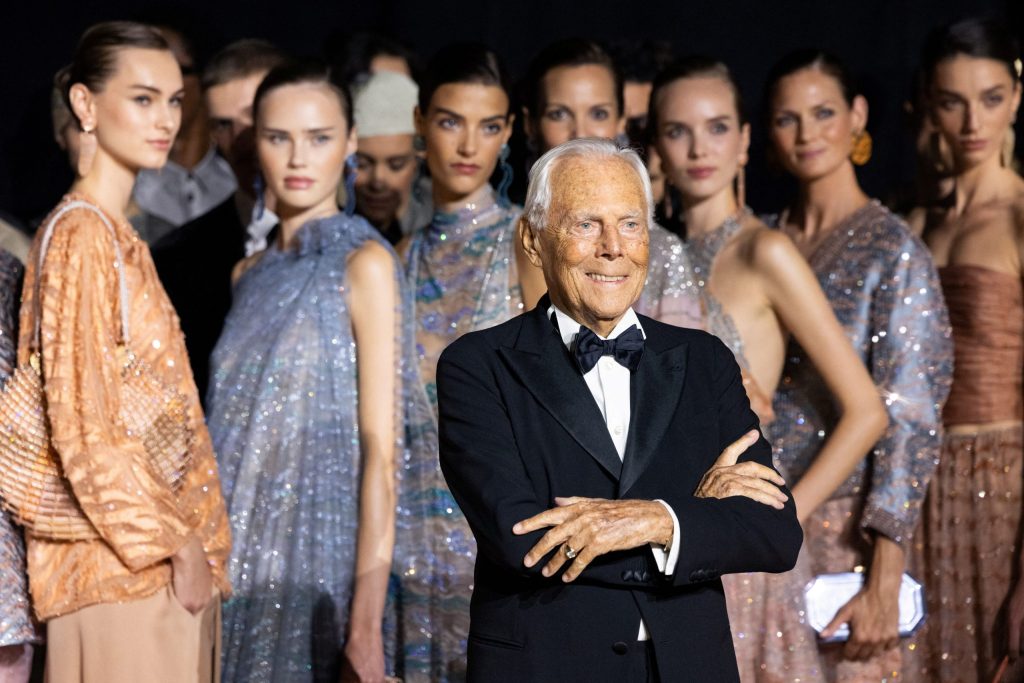 Τ.Αρμάνι – Π.Μπερτέλι: Οι ισχυροί άνδρες των «Giorgio Armani» και «Prada» έπεσαν θύματα της τεχνητής νοημοσύνης