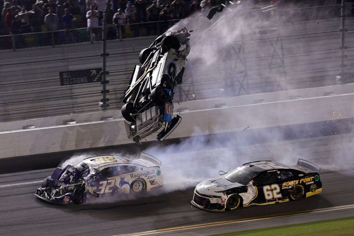 NASCAR: Ατύχημα του οδηγού Ryan Preece κατά τη διάρκεια του Daytona 500 (βίντεο)