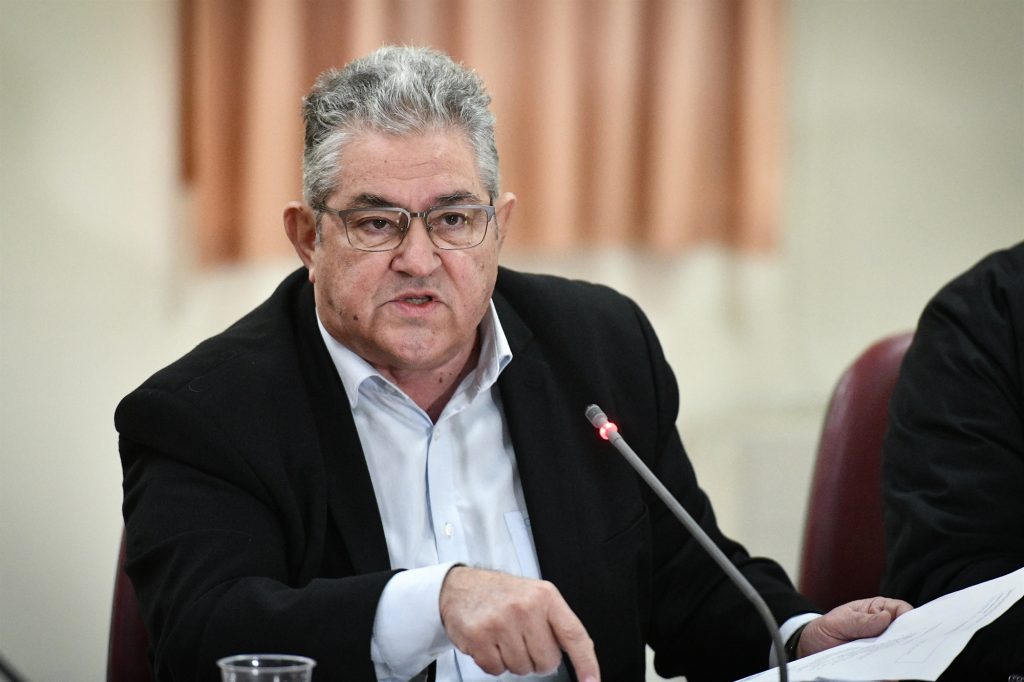 Δ.Κουτσούμπας από Σύνταγμα: «Σήμερα μιλάει ο ελληνικός λαός – Εδώ και τώρα να πάει βαθιά το μαχαίρι στο κόκκαλο»