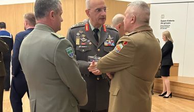 Στην Γαλλία ο Α/ΓΕΕΘΑ για την αποστολή στρατού στην Ουκρανία: Οι προϋποθέσεις
