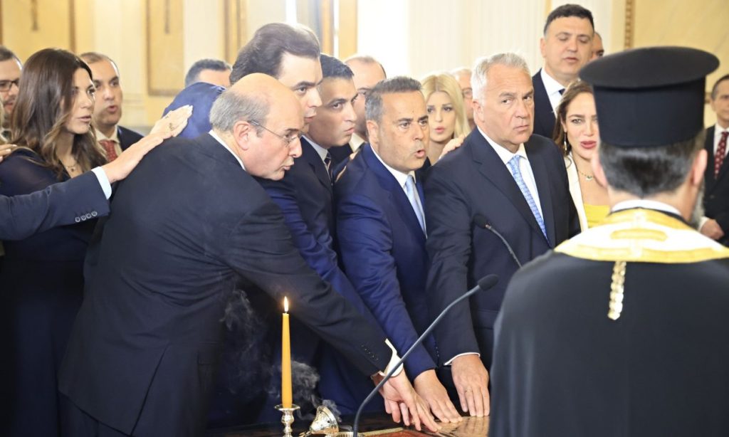 Ολοκληρώθηκε η ορκωμοσία των νέων Υπουργών και Υφυπουργών της κυβέρνησης (φωτο – upd)